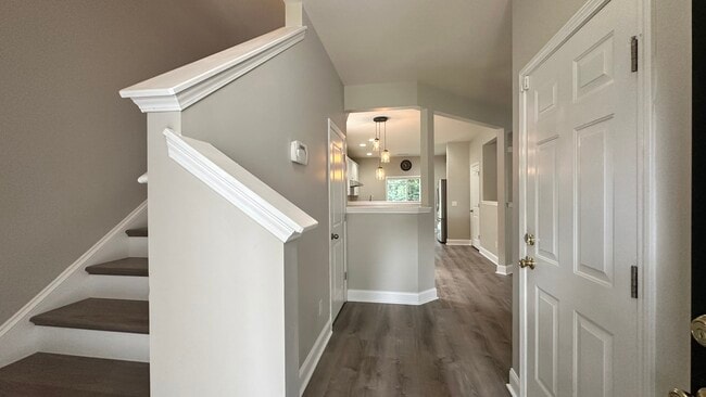 Building Photo - 4826 Hawkins Dr