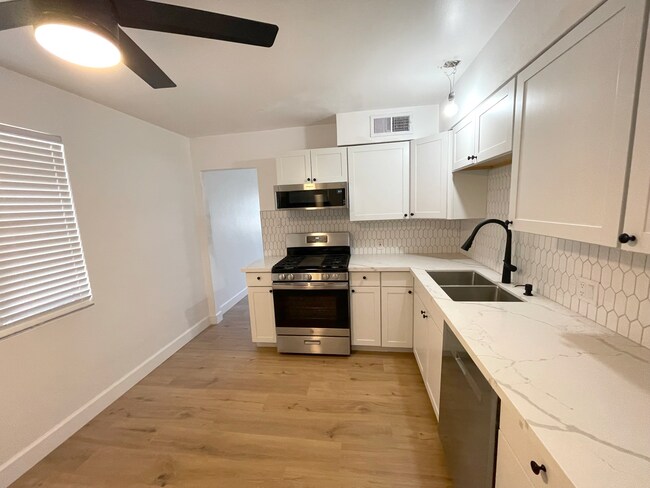 Kitchen - 6221 N 14th St