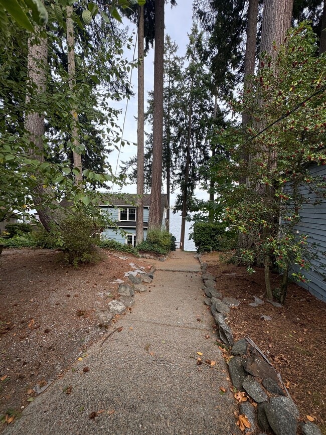 Building Photo - 23214 Vashon Hwy SW