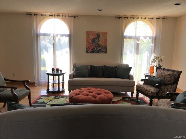 Foto del edificio - 411 Riverview Dr