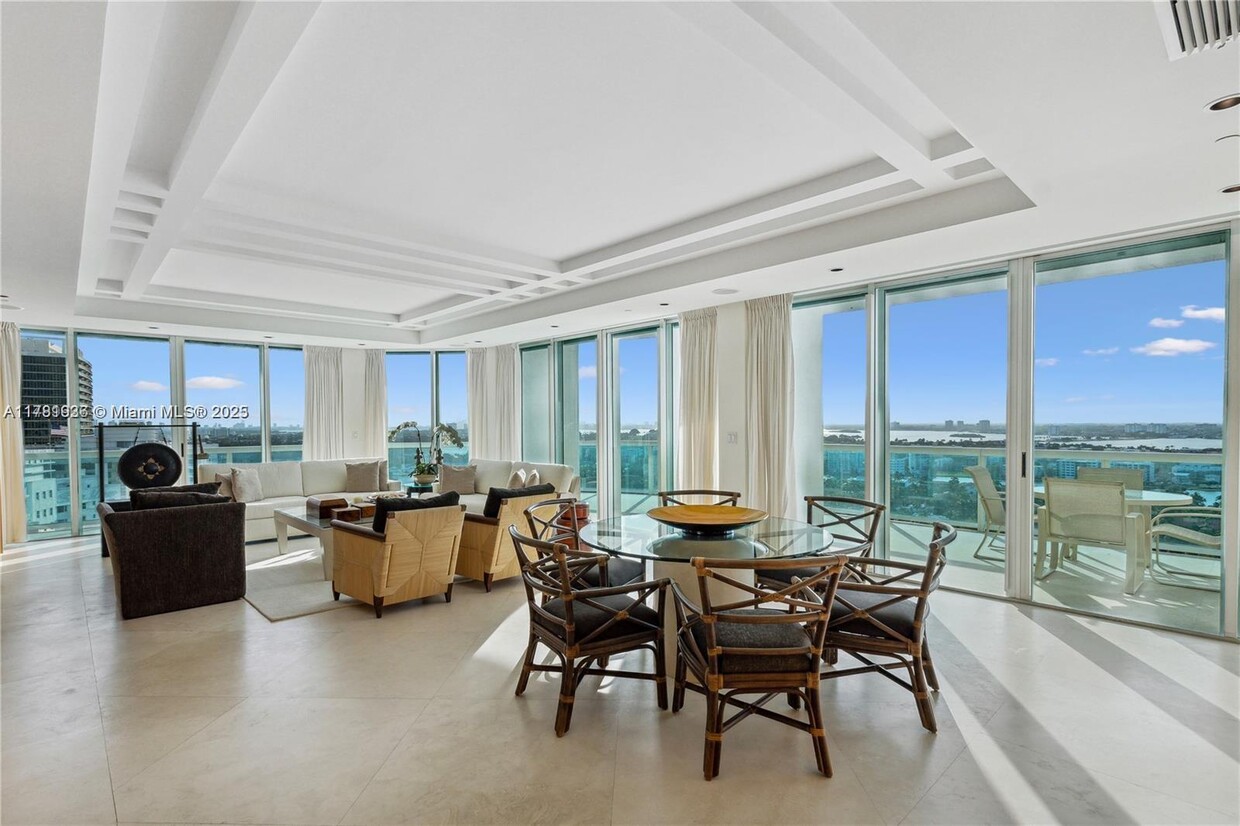 Primary Photo - 10101 Collins Ave