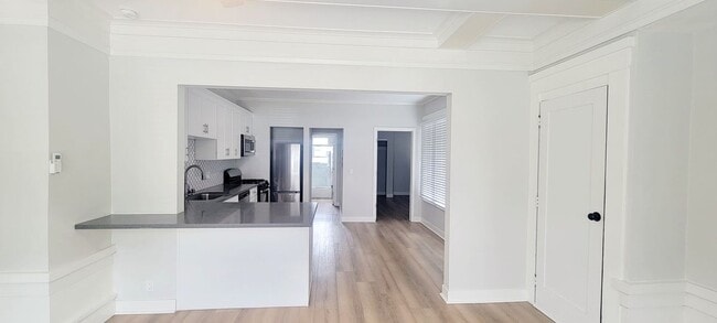Foto del edificio - 1048 E 5th St