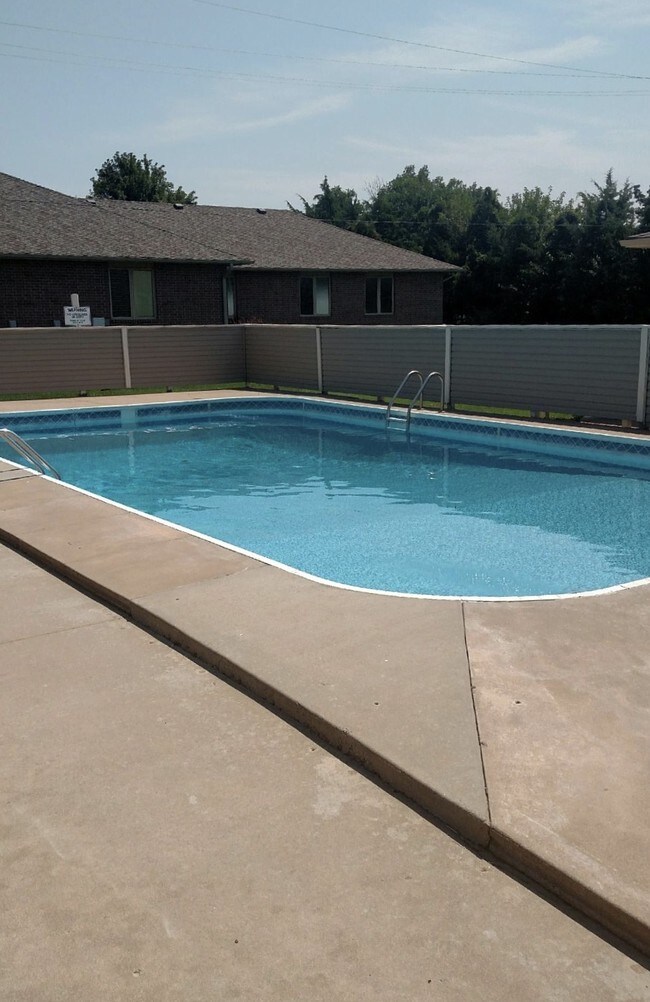 Building Photo - 1817 E 24th Ave