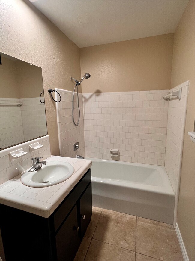 Foto del edificio - 27803 Calvert Rd