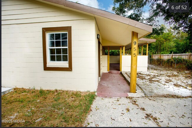 Foto del edificio - 955 Putnam St