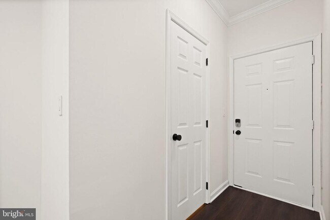 Foto del edificio - 1704 Lake Shore Crest Dr