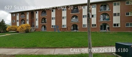 Building Photo - 627 Silverbirch Rd