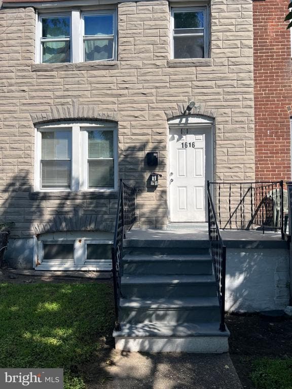 Building Photo - 1616 Plum St