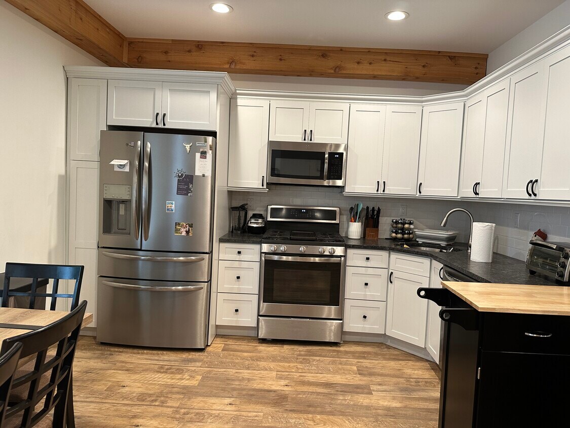 139 Main St Unit Rear, Northport, NY 11768 Apartments in Northport