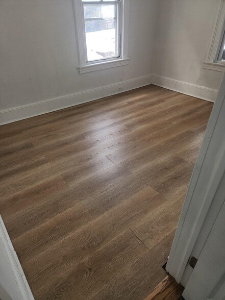 Foto del edificio - 703 Schuyler Ave