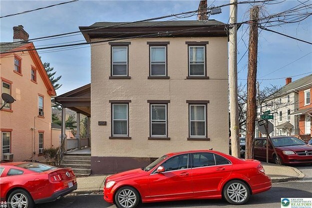 Foto principal - 424 W 4th St