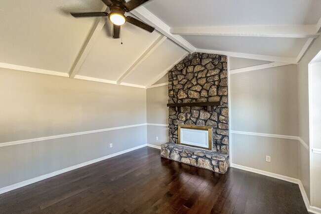 Foto del edificio - 1536 Moseley Ln