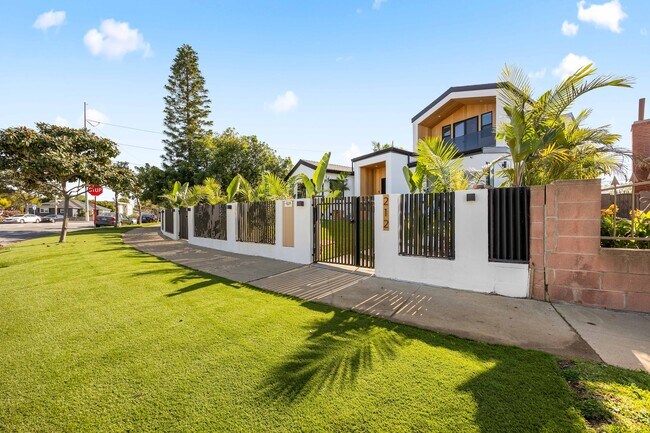 Foto del edificio - 212 W 64th St