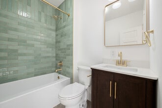 Building Photo - 707 E Front St