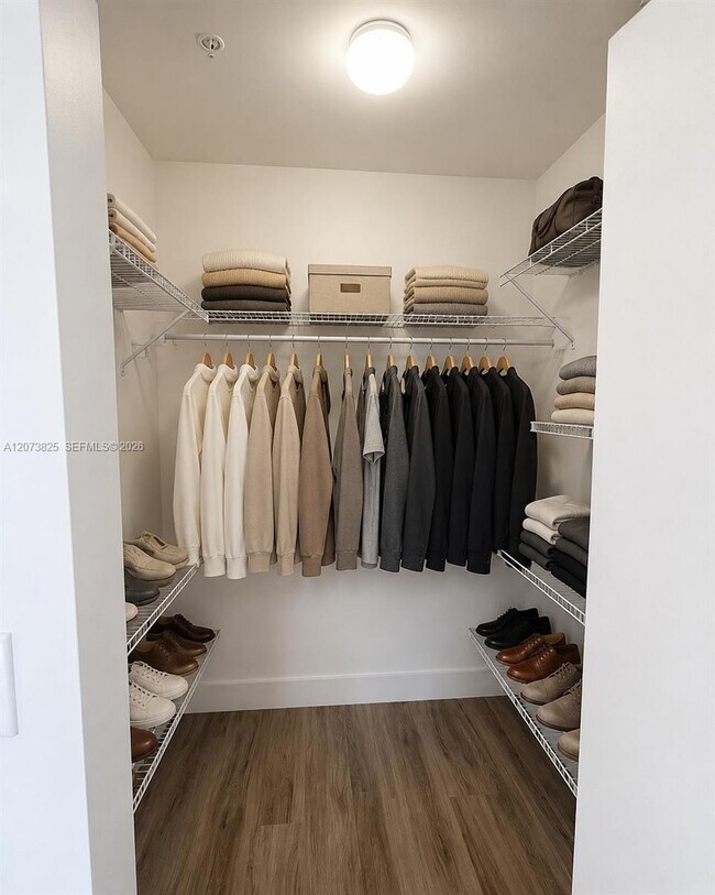 Foto del edificio - 2775 NE 187th St
