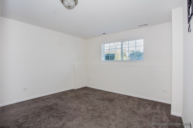 Building Photo - 4326 Monroe Ave