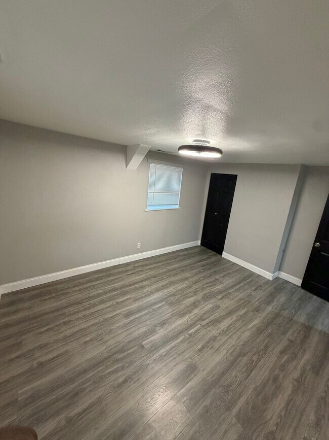 Foto del edificio - 1384 Behles Ave