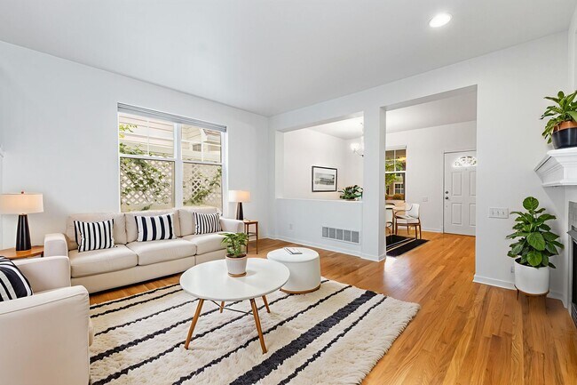 Building Photo - Gorgeous 3-Bed, 2.5-Bath Home With Great A...