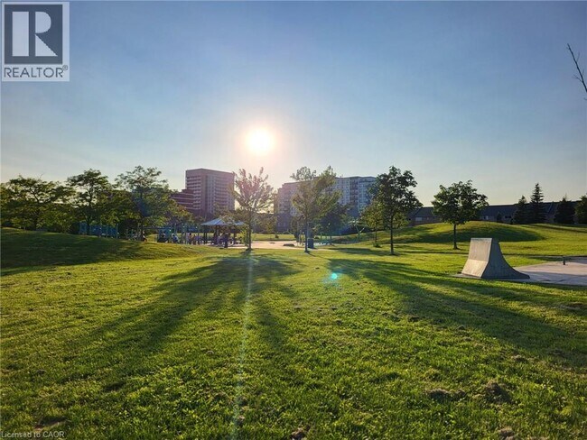 Building Photo - 5130 Des Jardines Dr
