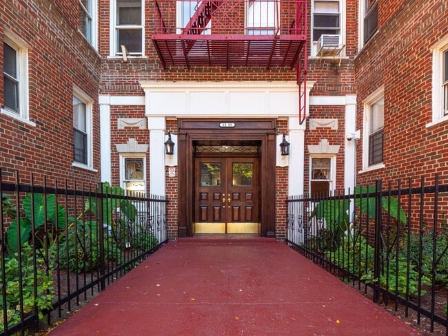 Building Photo - 63-89 Saunders St