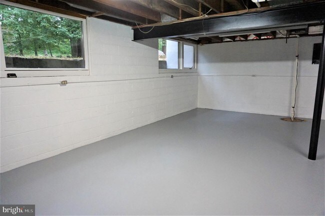 Building Photo - 1079 Stuart Rd