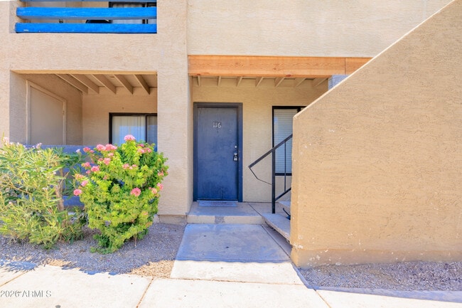 Building Photo - 1241 N 48th St