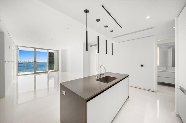 Foto del edificio - 300 Biscayne Blvd Way