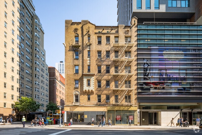 Building Photo - 1065 3rd Ave