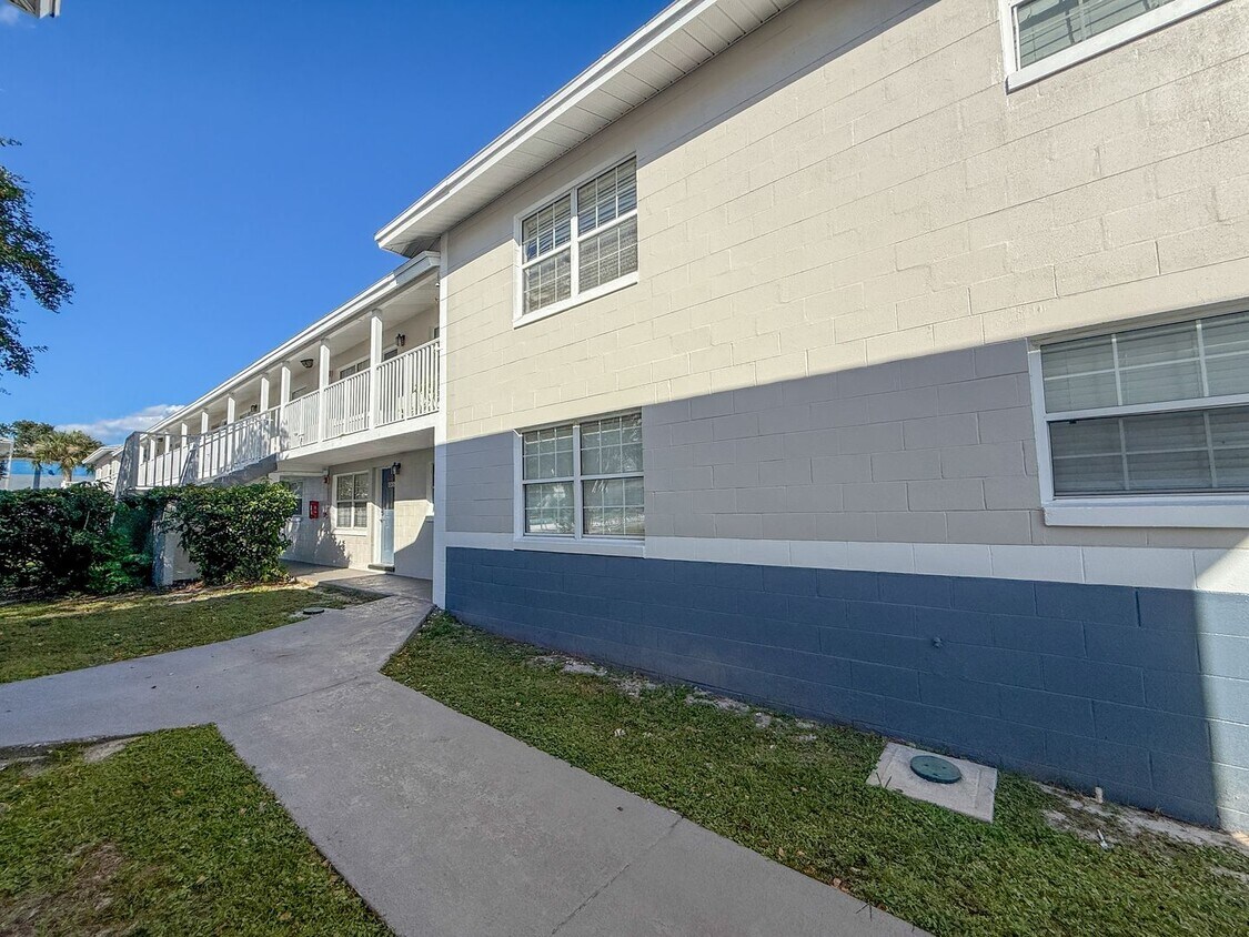 Primary Photo - Charming 2 Bed 2 Bath Apartment for Rent @...