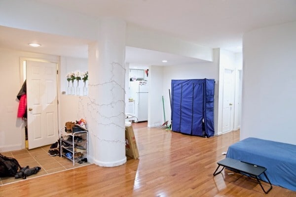 Building Photo - 390 Riverway