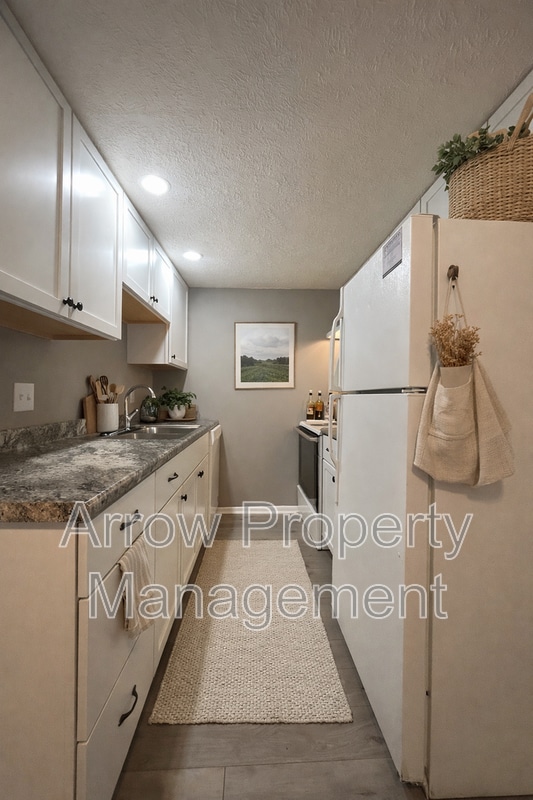 Building Photo - 2110 J St