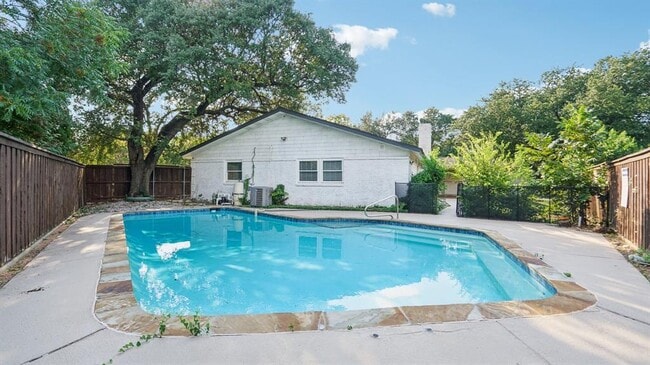 Foto del edificio - 3855 Crest Cove Cir