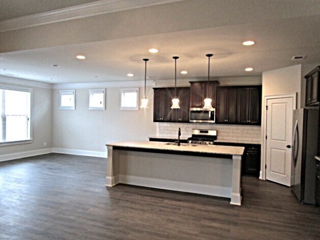 Building Photo - 255 Hinton Chase Pky