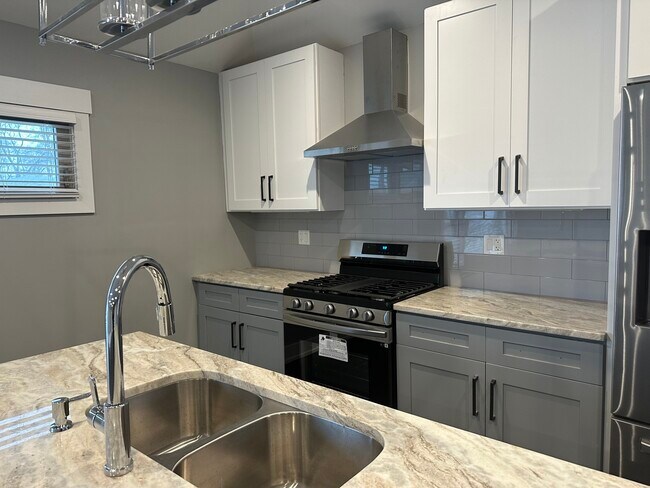 Foto del edificio - 3830 W Touhy Ave