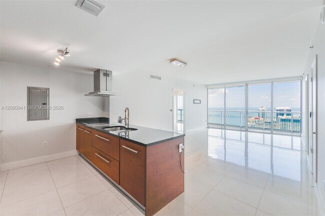 Foto del edificio - 495 Brickell Ave