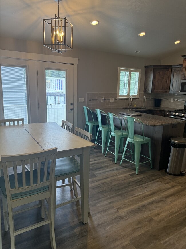 Building Photo - 131 Crockett Ave