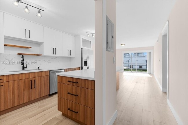 Foto del edificio - 8752 SW 12th St