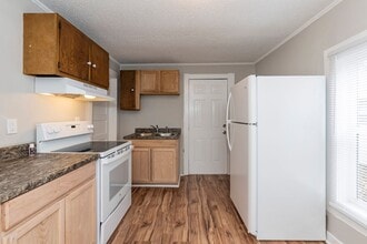 Building Photo - 606 N King Ave