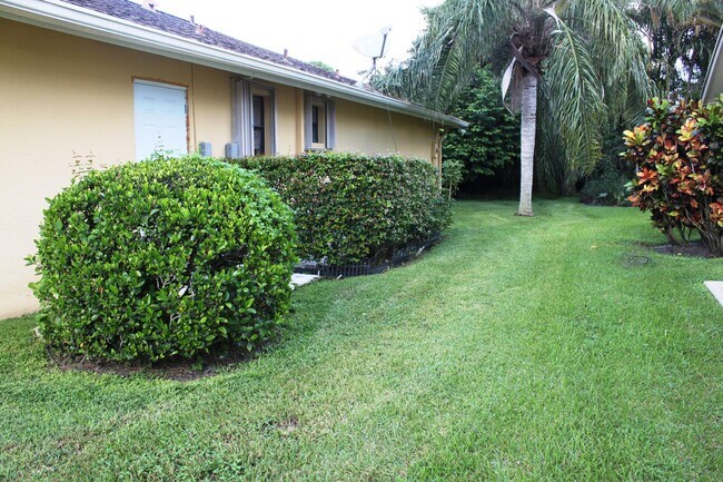 Building Photo - 1518 Primrose Ln
