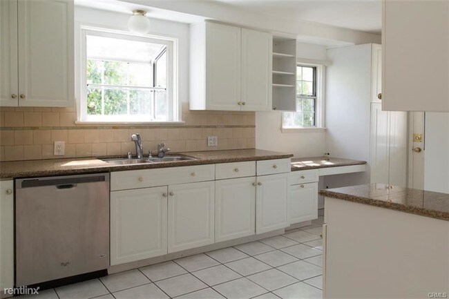 Building Photo - 4 br, 2 bath House - 17840 Tarzana St