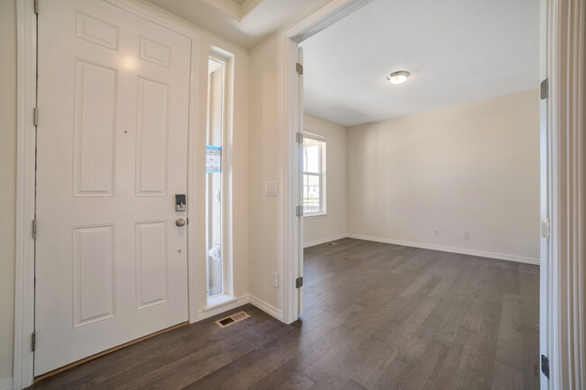 Building Photo - 100 Green Fee Cir