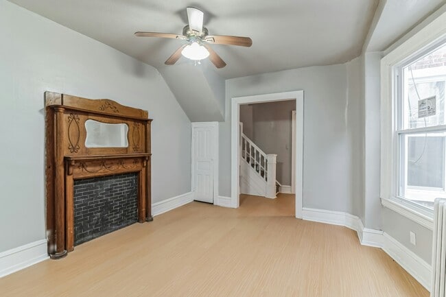 Building Photo - 864 E Chelten Ave