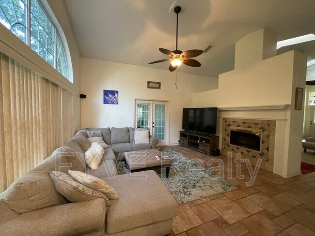 Foto del edificio - 6232 NW 34th Dr