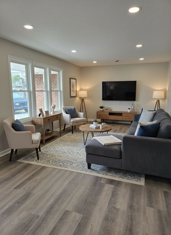 Building Photo - 10000 OH-736