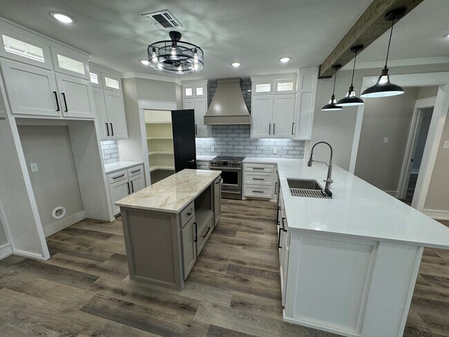 Foto del edificio - 904 N Fulton Ave