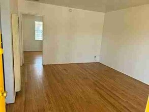 Building Photo - 1037 E Spazier Ave