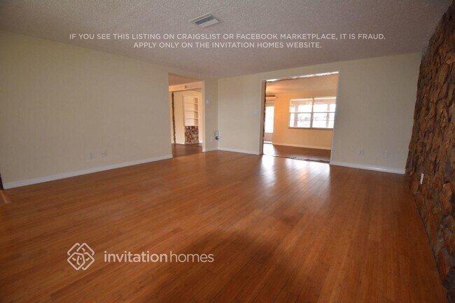 Building Photo - 2253 Hama Dr