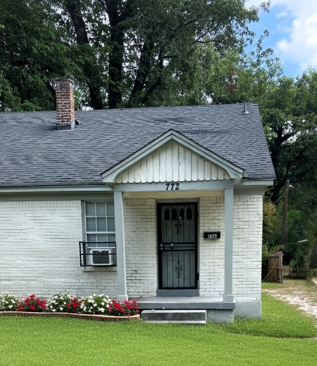 Building Photo - 772 Brower St