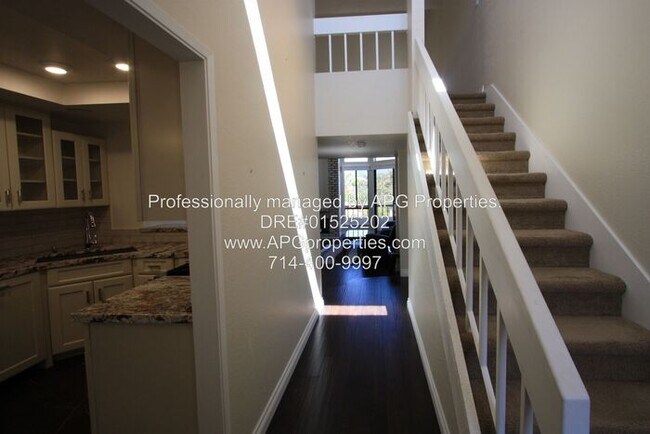 Building Photo - Lake Mission Viejo 2 Bedroom 2 Bathroom + ...