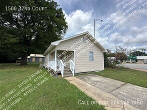 Building Photo - 1500 32nd Ct